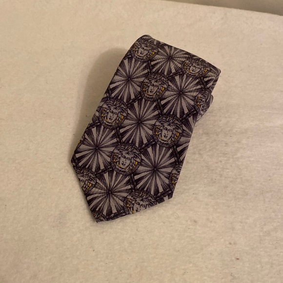 Vintage Gianni Versace medusa men silk tie - Picture 3 of 11